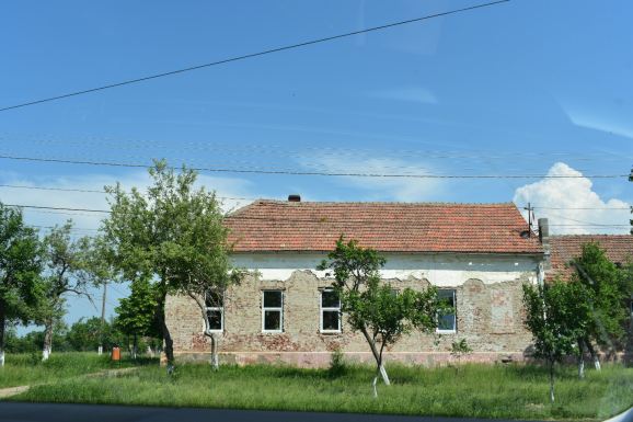 The outside of the Wisenheid schoolhouse.